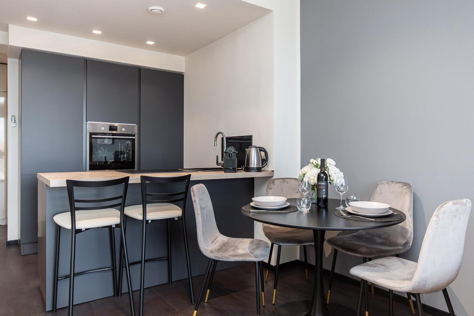 Free Parking In Luxury Suite With City View - Steps To Brignole Train Station Genoa Exterior photo